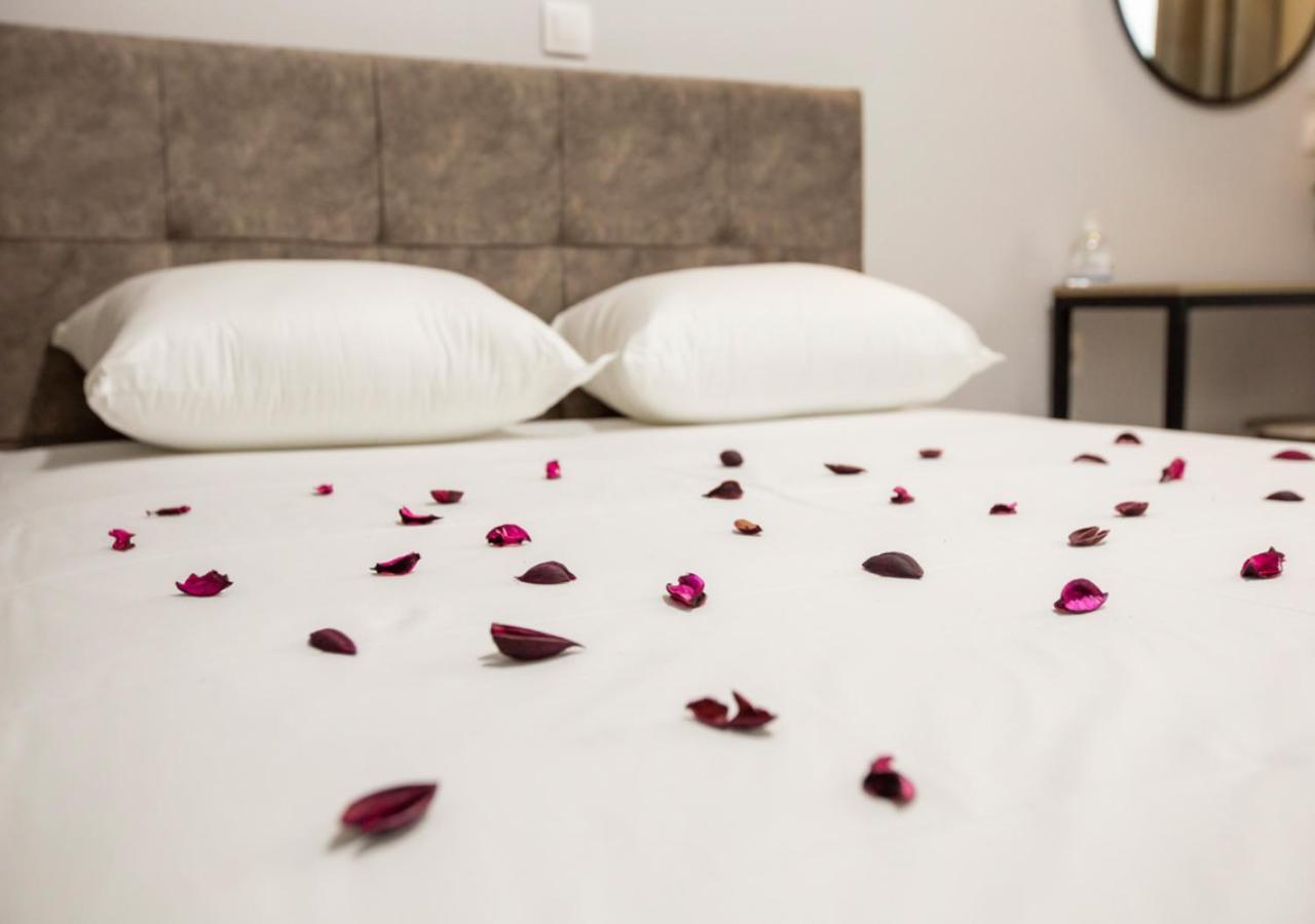 Artemida Suites Hanioti Buitenkant foto