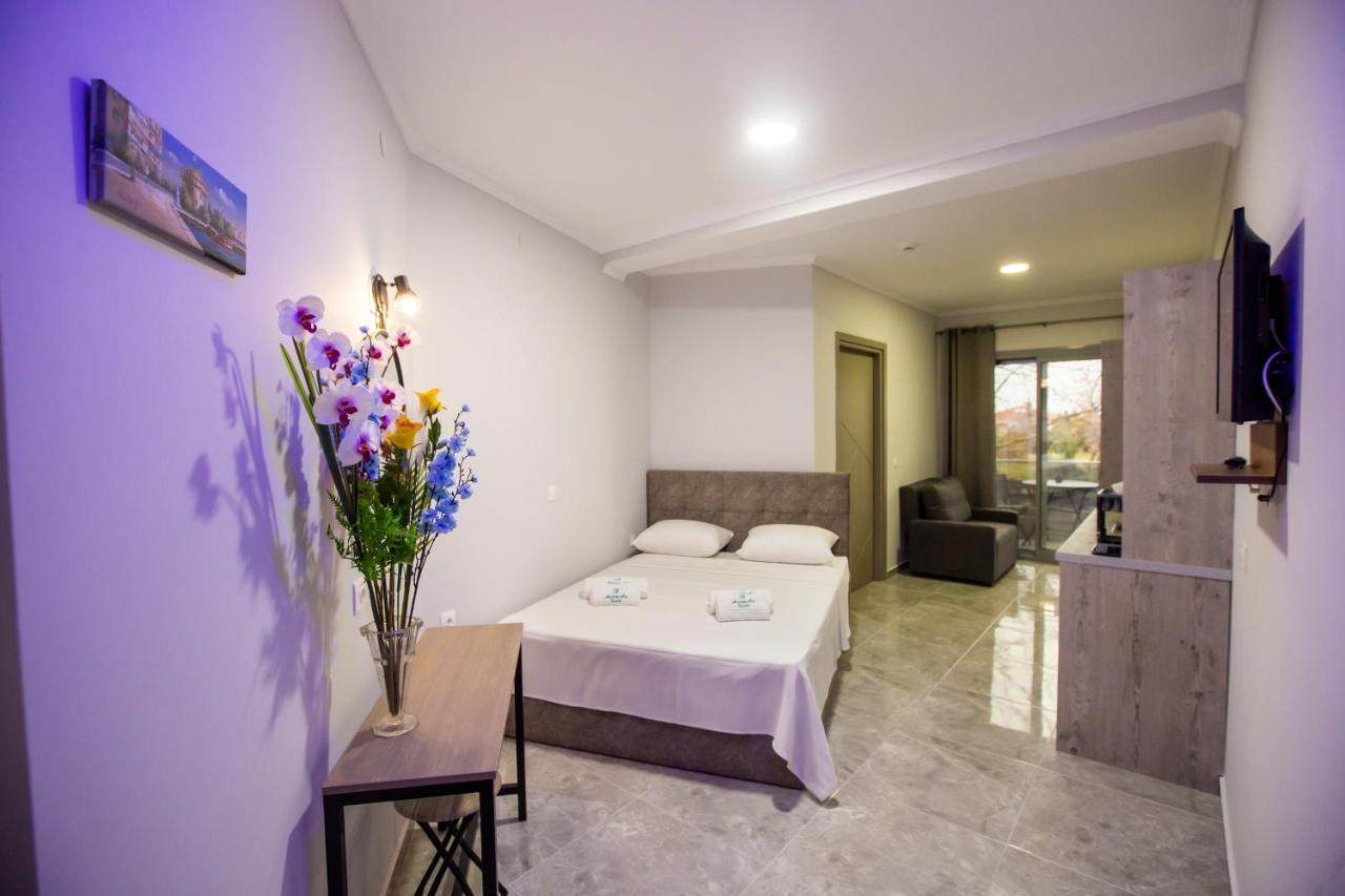 Artemida Suites Hanioti Buitenkant foto